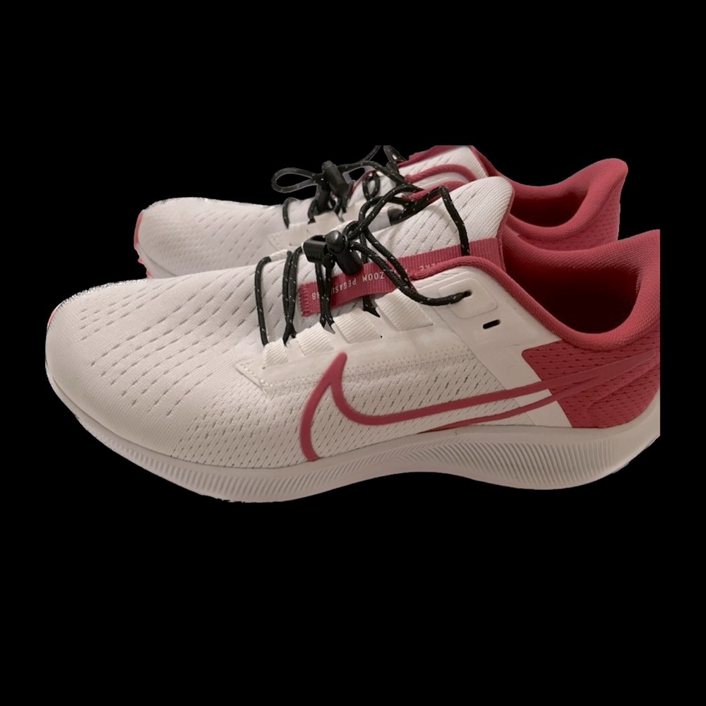 Nike Women's Air Zoom Pegasus 38 Premium Running Shoes